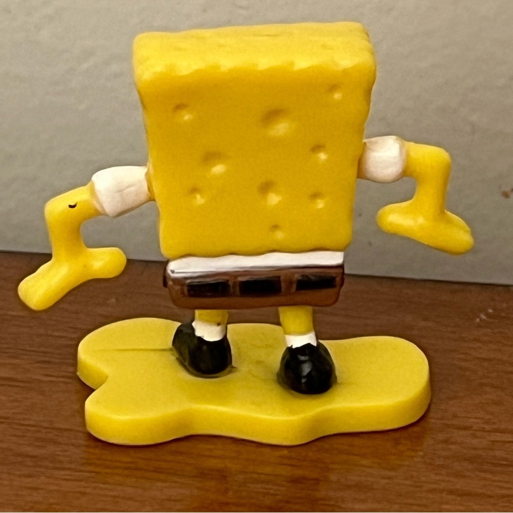 SpongeBob SquarePants Yellow Toy Figure Viacom 2004 Vintage Vibrant Yellow - Picture 3 of 8